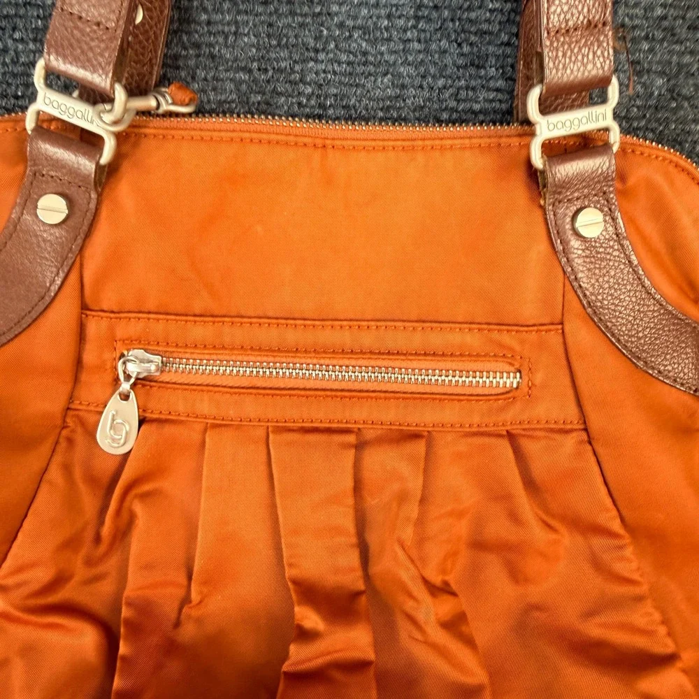 Baggallini Y2K Burnt Orange Nylon Hobo Bag Brown Leather Trim Pleated ManyPocket